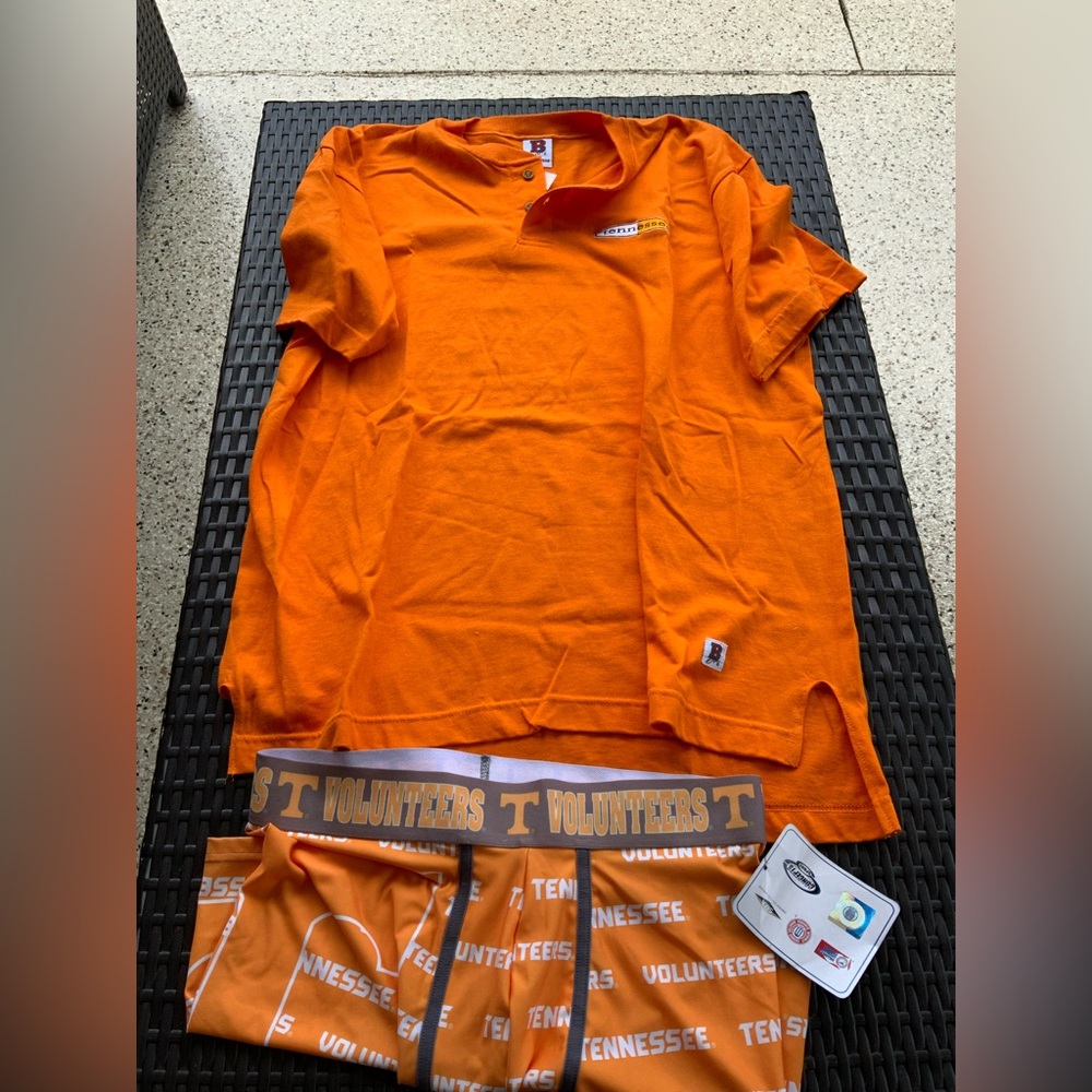 Bundle of 2 NWT size L Univ of Tenn items